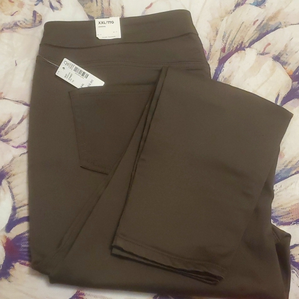 NWT. Comfort Skinny Leg Jeans